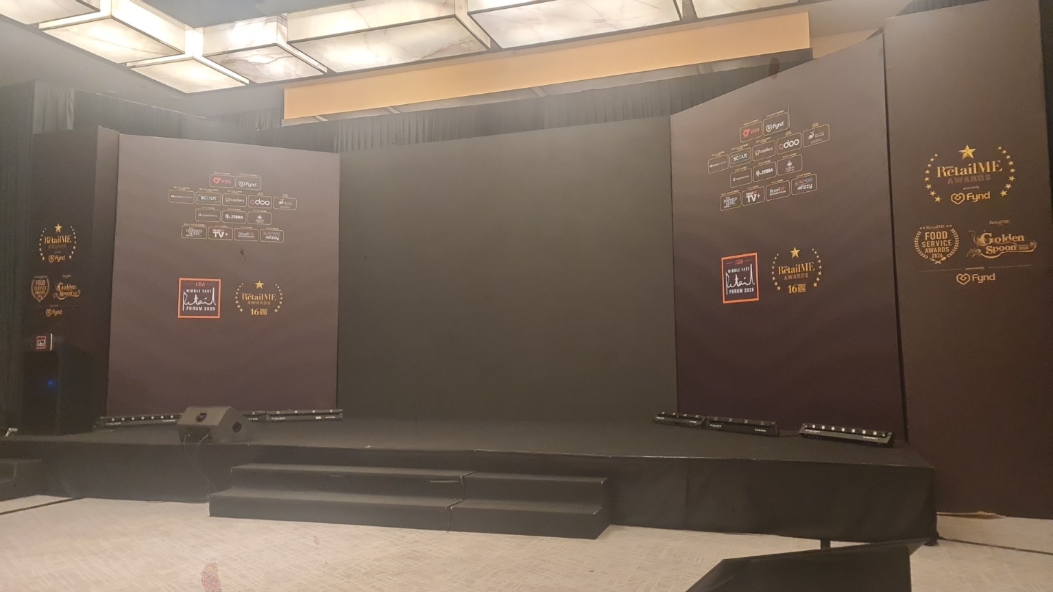 RetailME — stage and backdrop